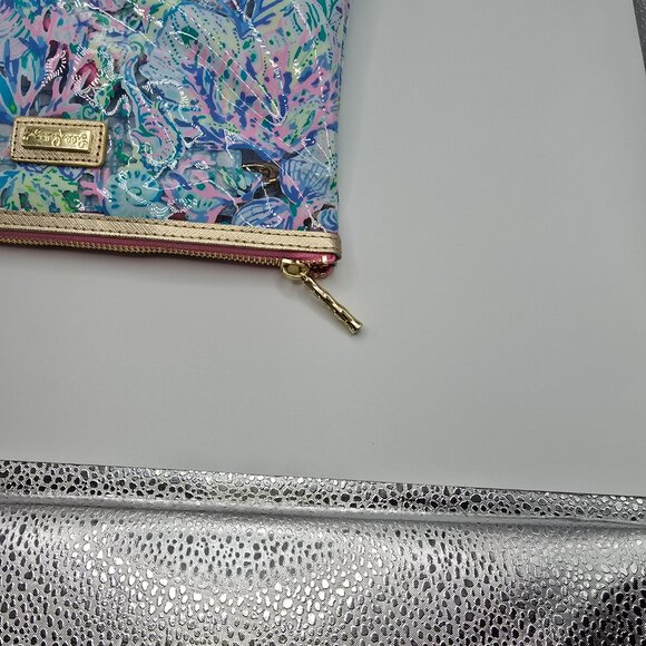 NEW Lilly Pulitzer "Soleil It On Me" Beach Day Set - Pouch, Coozie, Towel Clips - Picture 7 of 10